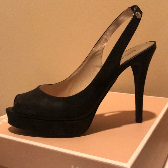 Shoes - Picture 2 of 5